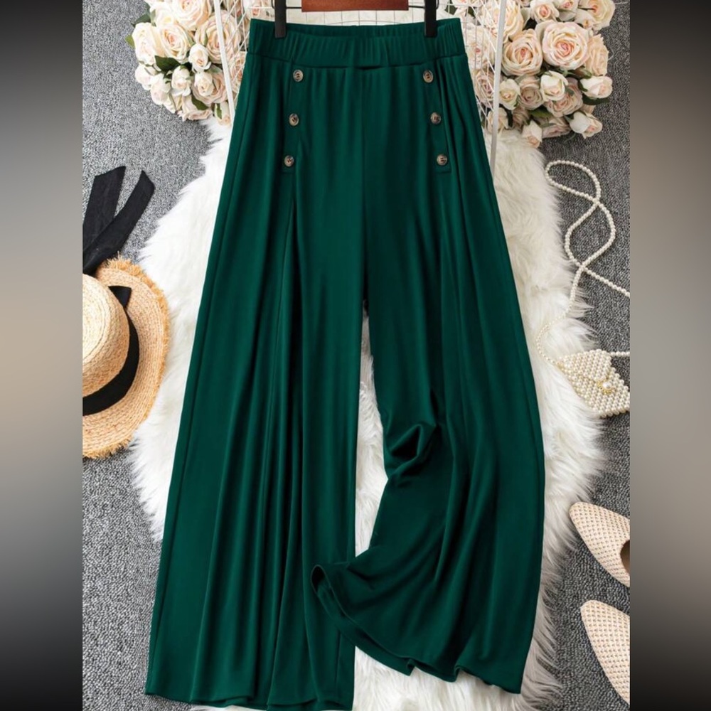 SHEIN Relaxiva Plus Button Detail Wide Leg Pants